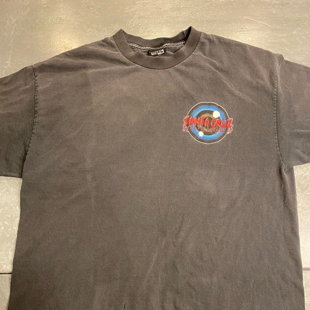 Men’s dark grey santa cruz logo tshirt